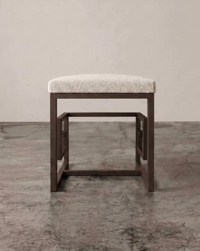 The Delphi Stool (Short)