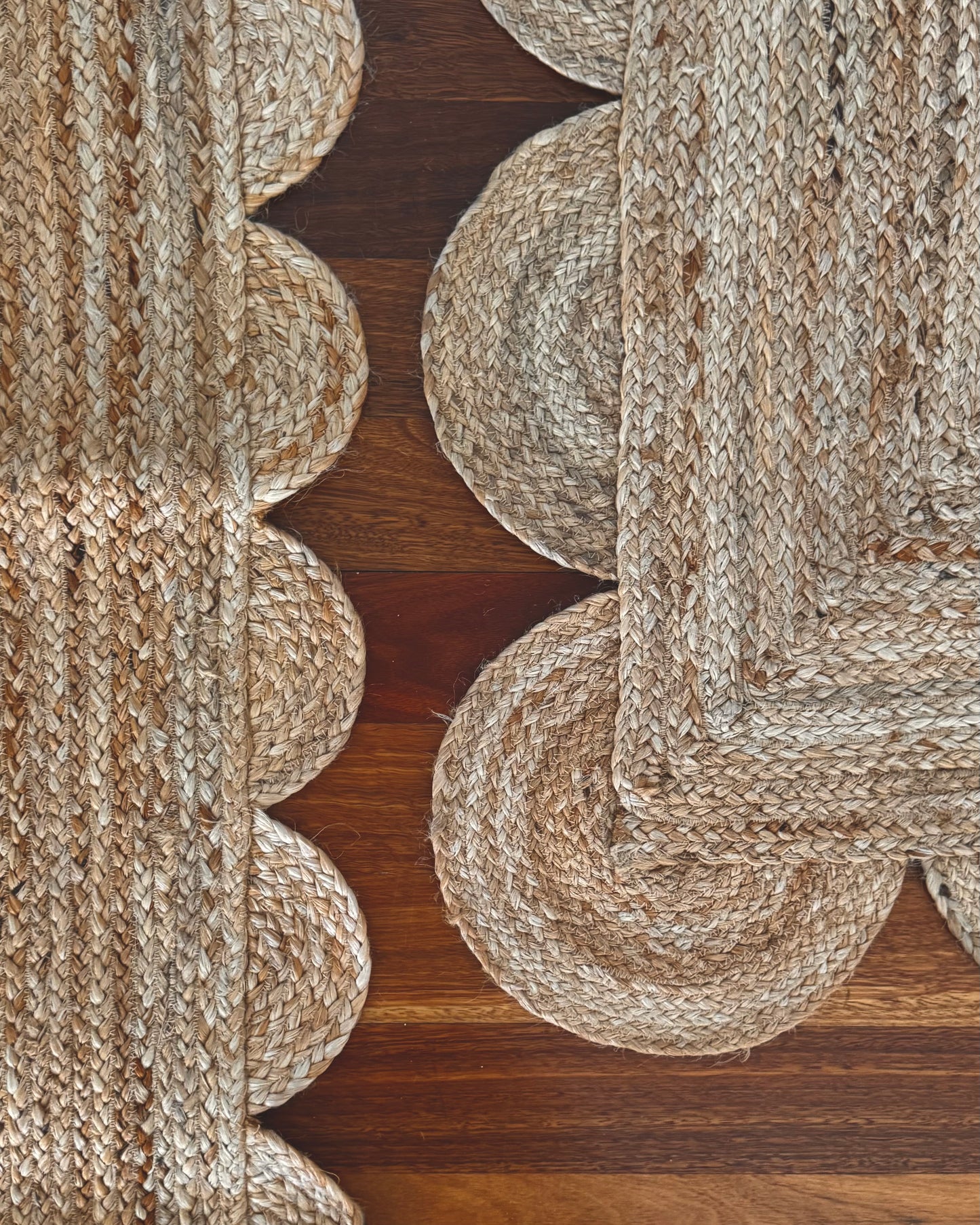 Large Natural Jute Scalloped Rug (8x10)